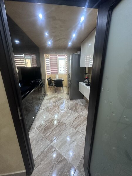 Apartament Renovat decomandat cu 3 camere - Dristor - -Bloc 1986