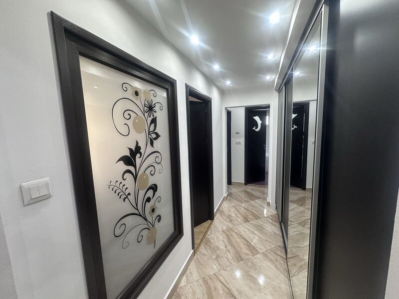 Apartament Renovat decomandat cu 3 camere - Dristor - -Bloc 1986